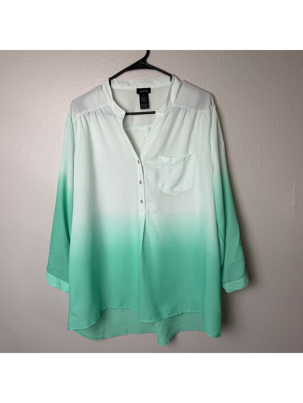 Justify Women’s 1X Ombre Blouse Mint White Button Front Roll Tab Hi-Lo